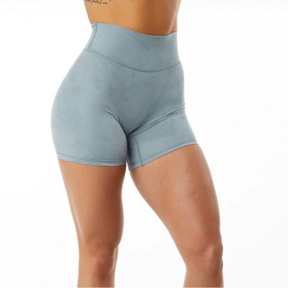 Alphalete Alphalux wonder 6” shorts in washed denim